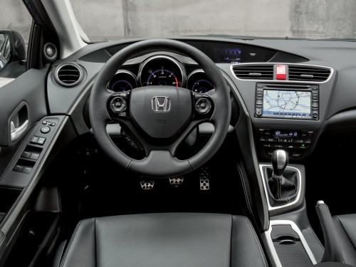 Характеристики автомобиля Honda Civic 1.8 MT Executive (01.2014 - 01.2015): фото, вместимость, скорость, двигатель, топливо, масса, отзывы