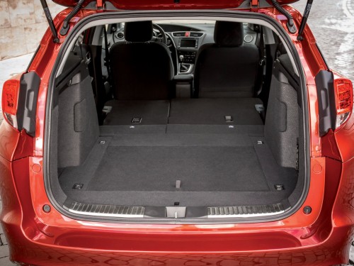 Характеристики автомобиля Honda Civic 1.6d MT Comfort (01.2014 - 01.2015): фото, вместимость, скорость, двигатель, топливо, масса, отзывы