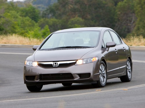 Характеристики автомобиля Honda Civic 1.8 MT DX (02.2008 - 12.2010): фото, вместимость, скорость, двигатель, топливо, масса, отзывы