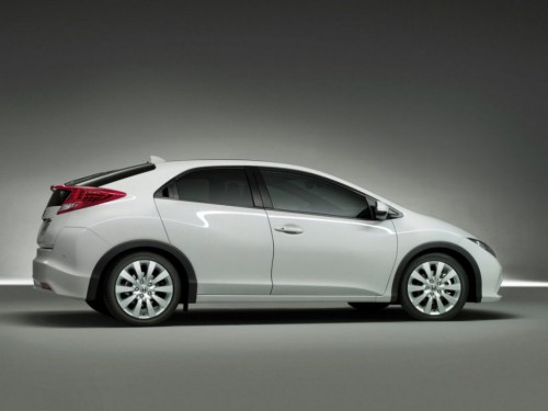 Характеристики автомобиля Honda Civic 1.8 MT Lifestyle (04.2012 - 08.2014): фото, вместимость, скорость, двигатель, топливо, масса, отзывы