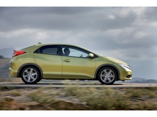 Характеристики автомобиля Honda Civic 1.6d MT S (01.2013 - 01.2015): фото, вместимость, скорость, двигатель, топливо, масса, отзывы