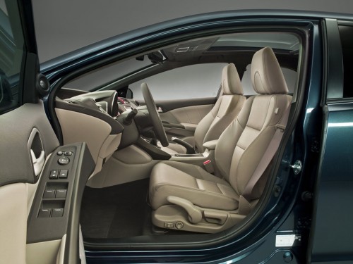 Характеристики автомобиля Honda Civic 1.8 MT Executive (02.2012 - 01.2015): фото, вместимость, скорость, двигатель, топливо, масса, отзывы