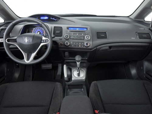 Характеристики автомобиля Honda Civic 1.8 MT LX (02.2008 - 12.2010): фото, вместимость, скорость, двигатель, топливо, масса, отзывы