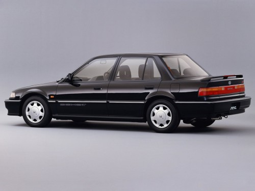 Характеристики автомобиля Honda Civic 1.5 35XT (09.1989 - 08.1991): фото, вместимость, скорость, двигатель, топливо, масса, отзывы