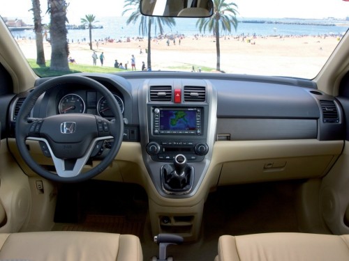 Характеристики автомобиля Honda CR-V 2.0 AT Executive (03.2007 - 02.2008): фото, вместимость, скорость, двигатель, топливо, масса, отзывы