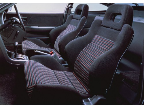Характеристики автомобиля Honda CR-X 1.6 Si (09.1987 - 08.1989): фото, вместимость, скорость, двигатель, топливо, масса, отзывы