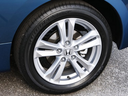 Характеристики автомобиля Honda CR-Z 1.5 Alpha Dressed Label (01.2012 - 05.2012): фото, вместимость, скорость, двигатель, топливо, масса, отзывы