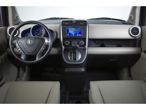 Характеристики автомобиля Honda Element 2.4 4WD MT LX (08.2008 - 12.2010): фото, вместимость, скорость, двигатель, топливо, масса, отзывы
