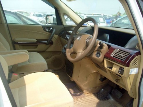 Характеристики автомобиля Honda Elysion 2.4 G premium (01.2005 - 08.2005): фото, вместимость, скорость, двигатель, топливо, масса, отзывы