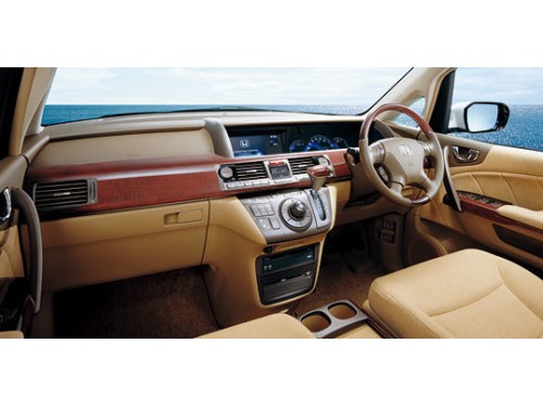 Характеристики автомобиля Honda Elysion 2.4 X 4WD (05.2004 - 08.2005): фото, вместимость, скорость, двигатель, топливо, масса, отзывы