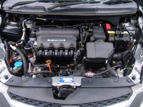 Характеристики автомобиля Honda Fit Aria 1.5W (10.2005 - 04.2007): фото, вместимость, скорость, двигатель, топливо, масса, отзывы