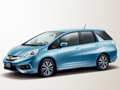 Характеристики автомобиля Honda Fit Shuttle 1.5 15X (08.2013 - 03.2015): фото, вместимость, скорость, двигатель, топливо, масса, отзывы