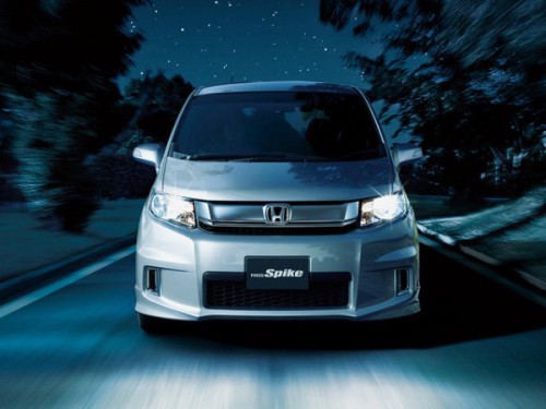 Характеристики автомобиля Honda Freed Spike 1.5 G Just Selection 4WD (04.2014 - 09.2016): фото, вместимость, скорость, двигатель, топливо, масса, отзывы