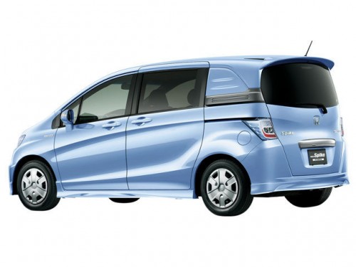 Характеристики автомобиля Honda Freed Spike 1.5 GL (04.2012 - 10.2012): фото, вместимость, скорость, двигатель, топливо, масса, отзывы
