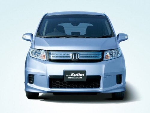 Характеристики автомобиля Honda Freed Spike 1.5 G Just Selection (11.2012 - 03.2014): фото, вместимость, скорость, двигатель, топливо, масса, отзывы