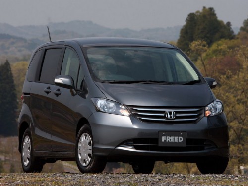 Характеристики автомобиля Honda Freed 1.5 flex aero 4WD (05.2009 - 10.2010): фото, вместимость, скорость, двигатель, топливо, масса, отзывы