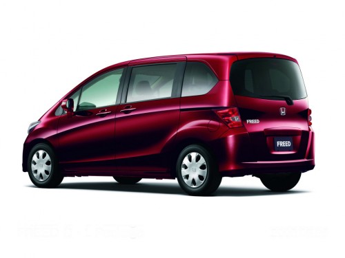 Характеристики автомобиля Honda Freed 1.5 G (11.2010 - 09.2011): фото, вместимость, скорость, двигатель, топливо, масса, отзывы
