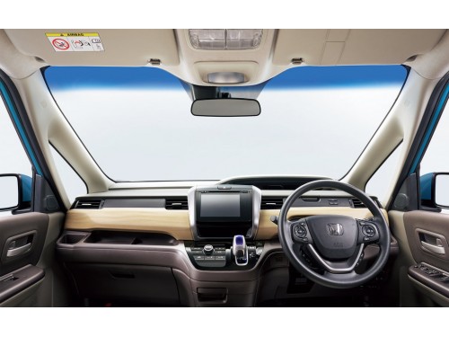 Характеристики автомобиля Honda Freed 1.5 G (6-Seater) (09.2016 - 09.2019): фото, вместимость, скорость, двигатель, топливо, масса, отзывы