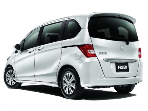 Характеристики автомобиля Honda Freed 1.5 (10.2011 - 10.2012): фото, вместимость, скорость, двигатель, топливо, масса, отзывы