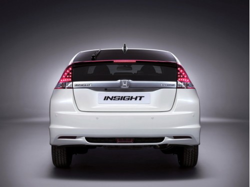 Характеристики автомобиля Honda Insight 1.3 Elegance (02.2012 - 08.2013): фото, вместимость, скорость, двигатель, топливо, масса, отзывы