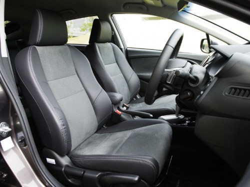 Характеристики автомобиля Honda Insight 1.3 G (05.2013 - 03.2014): фото, вместимость, скорость, двигатель, топливо, масса, отзывы