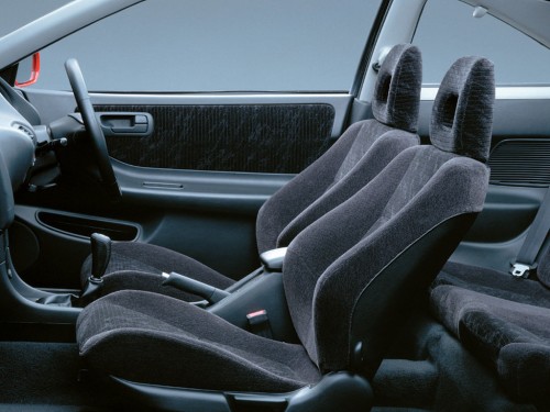 Характеристики автомобиля Honda Integra 1.6 ZXi (05.1993 - 08.1995): фото, вместимость, скорость, двигатель, топливо, масса, отзывы