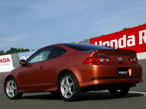 Характеристики автомобиля Honda Integra 2.0 Type S (09.2004 - 06.2006): фото, вместимость, скорость, двигатель, топливо, масса, отзывы