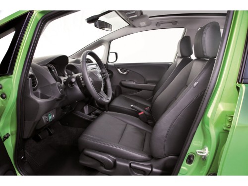 Характеристики автомобиля Honda Jazz 1.4 CVT Comfort Plus (04.2011 - 08.2015): фото, вместимость, скорость, двигатель, топливо, масса, отзывы