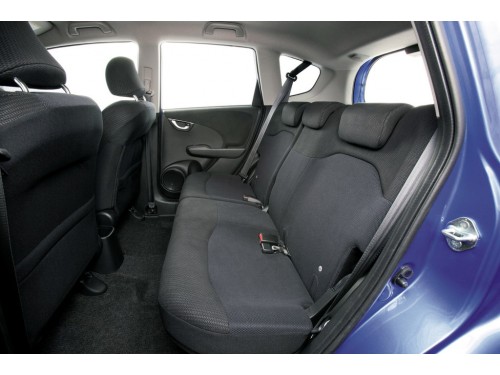 Характеристики автомобиля Honda Jazz 1.4 CVT Comfort Plus (04.2011 - 08.2015): фото, вместимость, скорость, двигатель, топливо, масса, отзывы