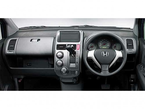 Характеристики автомобиля Honda Mobilio Spike 1.5 A type (12.2007 - 04.2008): фото, вместимость, скорость, двигатель, топливо, масса, отзывы
