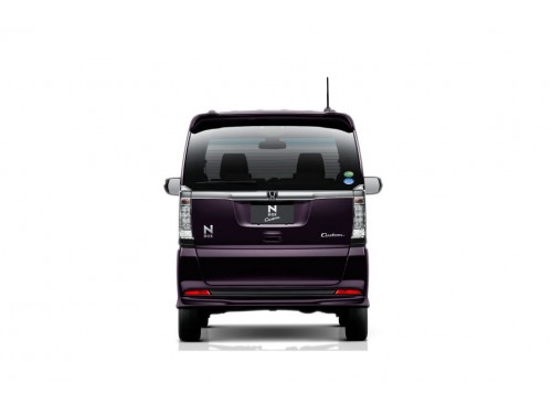 Характеристики автомобиля Honda N-BOX 660 Custom G L Package 4WD (02.2015 - 10.2015): фото, вместимость, скорость, двигатель, топливо, масса, отзывы