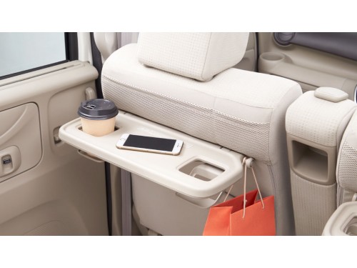 Характеристики автомобиля Honda N-BOX 660 Custom G L Package 2 Tone Color Style (02.2015 - 10.2015): фото, вместимость, скорость, двигатель, топливо, масса, отзывы