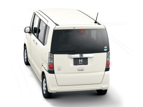 Характеристики автомобиля Honda N-BOX 660 Custom G A Package 2-Tone Color Style 4WD (12.2013 - 01.2015): фото, вместимость, скорость, двигатель, топливо, масса, отзывы