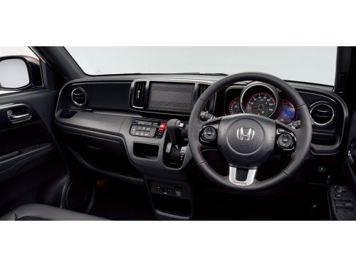 Характеристики автомобиля Honda N-ONE 660 Premium (07.2015 - 11.2017): фото, вместимость, скорость, двигатель, топливо, масса, отзывы
