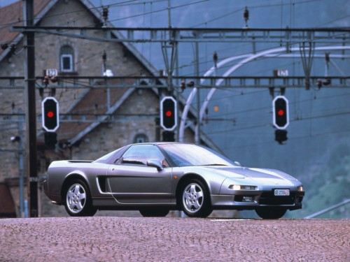 Характеристики автомобиля Honda NSX 3.0 NSX (02.1993 - 02.1995): фото, вместимость, скорость, двигатель, топливо, масса, отзывы