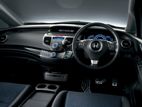 Характеристики автомобиля Honda Odyssey 2.4 absolute HDD NAVI special edition 4WD (08.2007 - 09.2008): фото, вместимость, скорость, двигатель, топливо, масса, отзывы