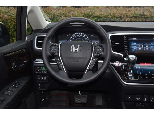 Характеристики автомобиля Honda Odyssey 2.0 e-CVT Comfort (04.2019 - 11.2021): фото, вместимость, скорость, двигатель, топливо, масса, отзывы