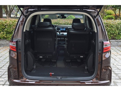 Характеристики автомобиля Honda Odyssey 2.0 e-CVT Premium (04.2019 - 10.2020): фото, вместимость, скорость, двигатель, топливо, масса, отзывы