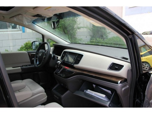 Характеристики автомобиля Honda Odyssey 2.4 CVT Smart (07.2015 - 01.2017): фото, вместимость, скорость, двигатель, топливо, масса, отзывы