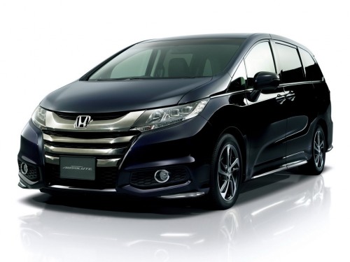 Характеристики автомобиля Honda Odyssey 2.0 Hybrid (8 seater) (02.2016 - 10.2017): фото, вместимость, скорость, двигатель, топливо, масса, отзывы