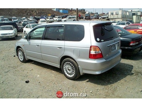 Характеристики автомобиля Honda Odyssey 2.3 S (12.1999 - 10.2001): фото, вместимость, скорость, двигатель, топливо, масса, отзывы