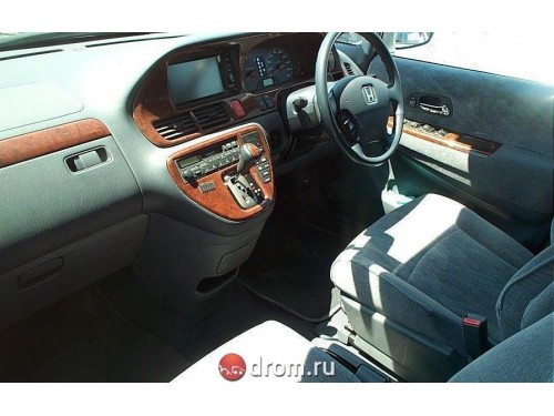 Характеристики автомобиля Honda Odyssey 2.3 S (12.1999 - 10.2001): фото, вместимость, скорость, двигатель, топливо, масса, отзывы