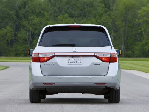 Характеристики автомобиля Honda Odyssey 3.5 AT Touring Elite (08.2010 - 07.2013): фото, вместимость, скорость, двигатель, топливо, масса, отзывы
