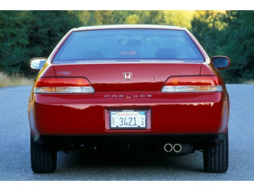 Характеристики автомобиля Honda Prelude 2.2 AT Base (11.1996 - 07.1999): фото, вместимость, скорость, двигатель, топливо, масса, отзывы
