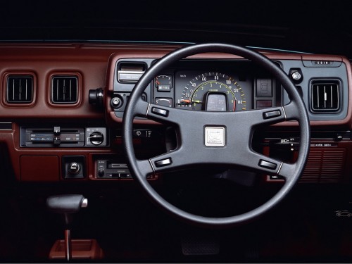 Характеристики автомобиля Honda Prelude XT (11.1978 - 10.1982): фото, вместимость, скорость, двигатель, топливо, масса, отзывы