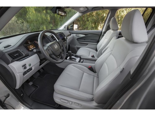 Характеристики автомобиля Honda Ridgeline 3.5 AT AWD RTL (06.2015 - 09.2020): фото, вместимость, скорость, двигатель, топливо, масса, отзывы