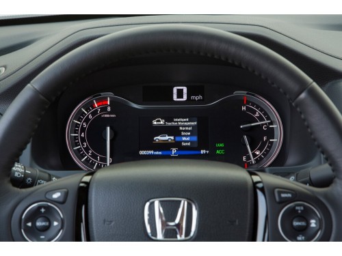 Характеристики автомобиля Honda Ridgeline 3.5 AT AWD RTL (06.2015 - 09.2020): фото, вместимость, скорость, двигатель, топливо, масса, отзывы
