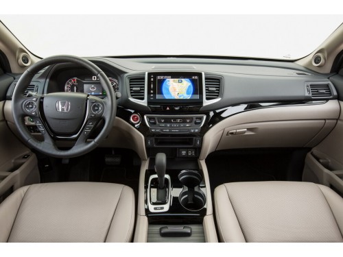 Характеристики автомобиля Honda Ridgeline 3.5 AT AWD RTS (06.2015 - 07.2017): фото, вместимость, скорость, двигатель, топливо, масса, отзывы