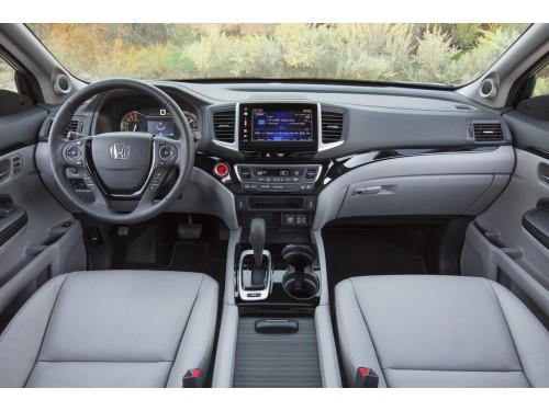 Характеристики автомобиля Honda Ridgeline 3.5 AT Sport (06.2015 - 09.2020): фото, вместимость, скорость, двигатель, топливо, масса, отзывы