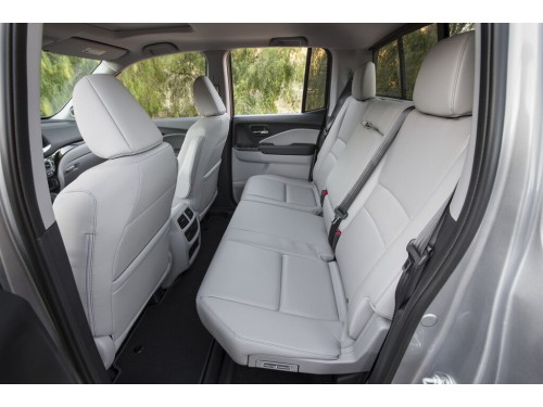 Характеристики автомобиля Honda Ridgeline 3.5 AT Sport (06.2015 - 09.2020): фото, вместимость, скорость, двигатель, топливо, масса, отзывы